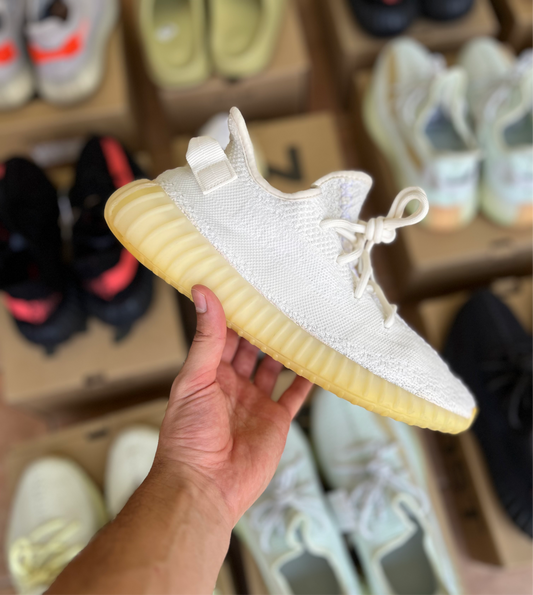 YEEZY 350 CREAM (SIZE 42 2/3)