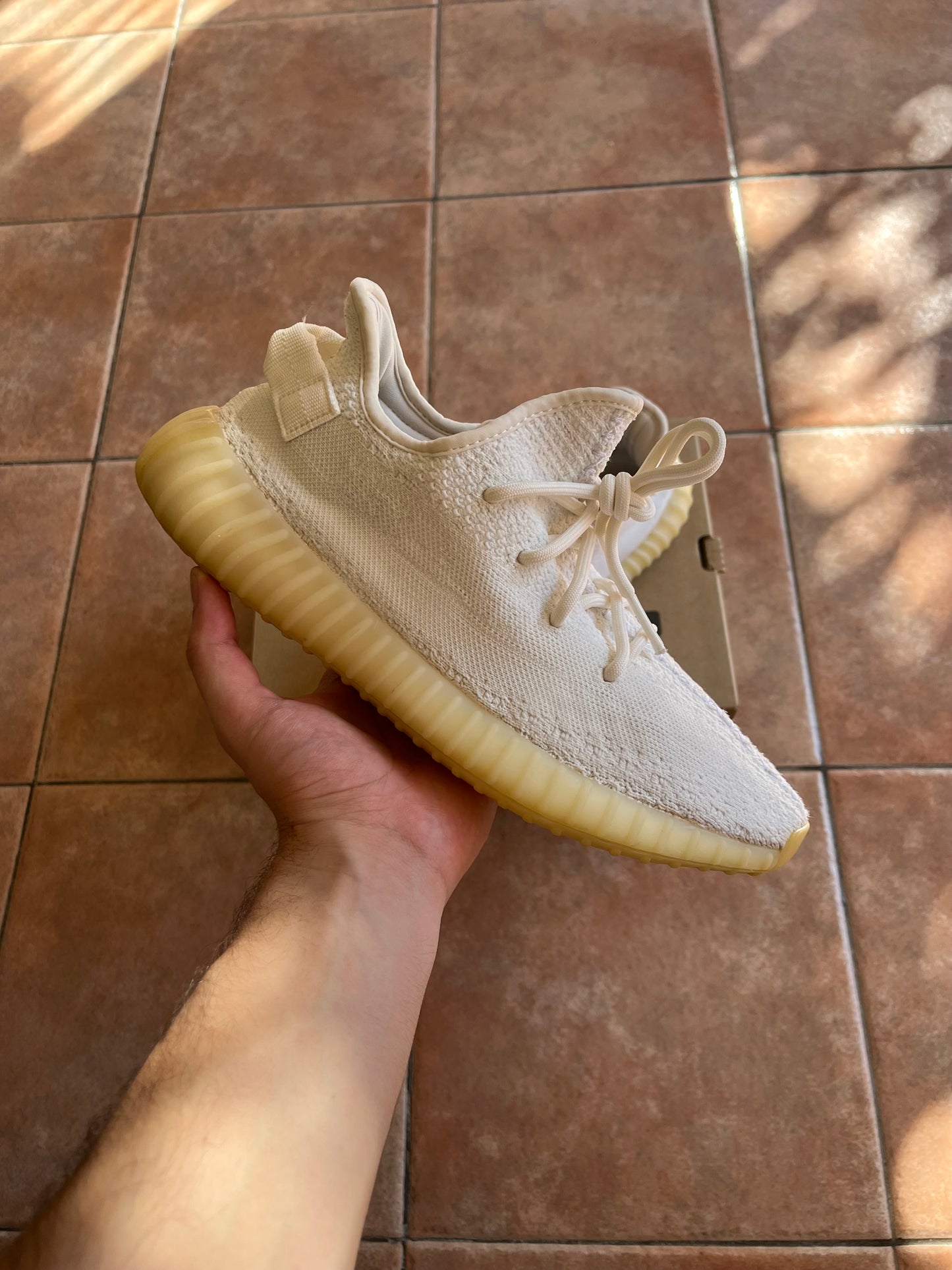 YEEZY 350 CREAM (SIZE 44 2/3)